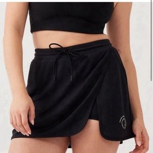 NWT Outdoor Voices RecMesh 3.5” Skort In Black Size Medium